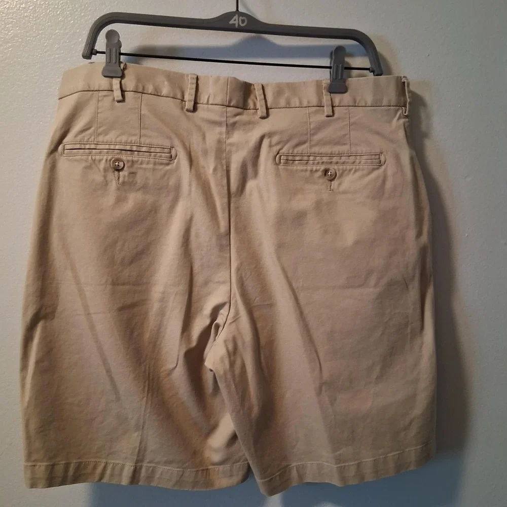 Peter Millar Men's Flat Front Chino shorts in Khaki neutral tan color SZ 36